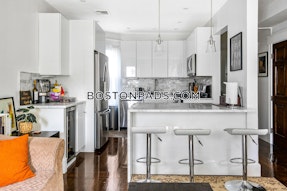 Brookline 2 Beds 1 Bath  Longwood Area - $4,000