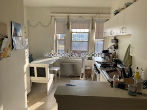 Brookline 2 Beds 1 Bath  Cleveland Circle - $3,425 50% Fee