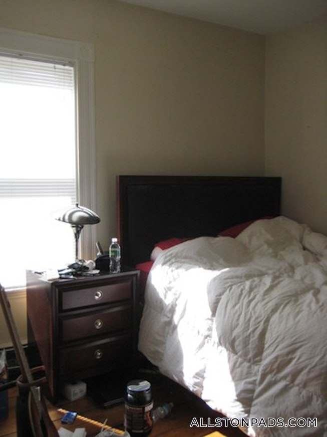 Boston - $2,550 /mo