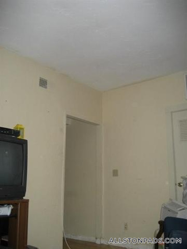 Boston - $2,850 /mo