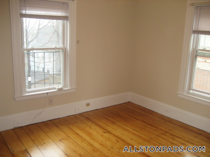 Boston - $2,400 /month