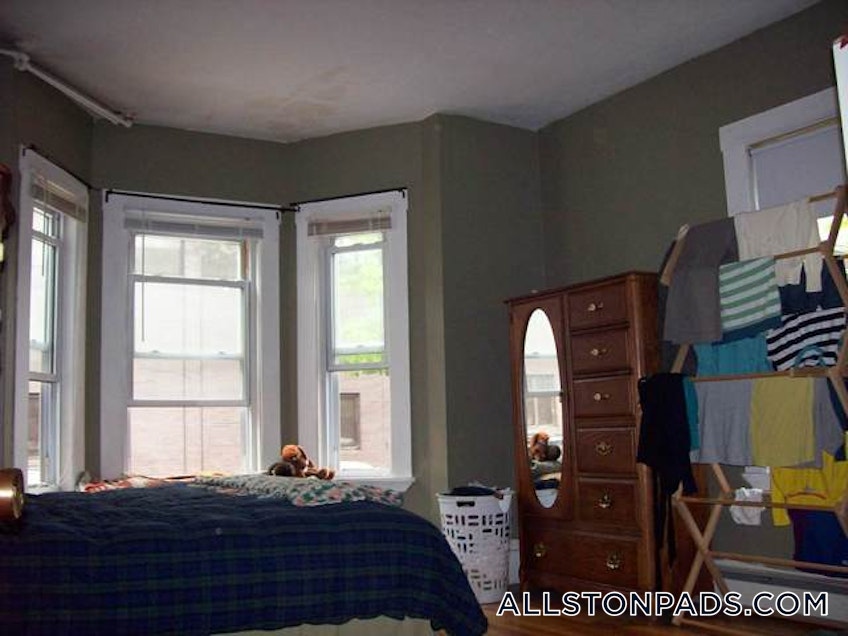 Boston - $2,200 /month