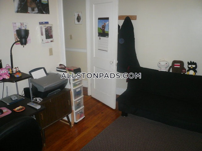 Boston - $2,300 /mo