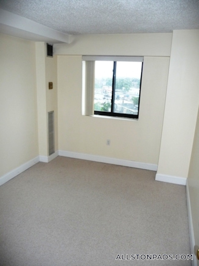 Boston - $3,610 /mo