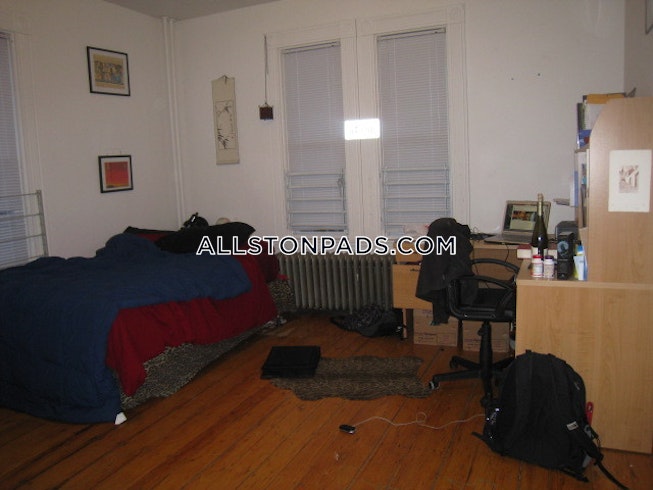 Boston - $2,200 /mo