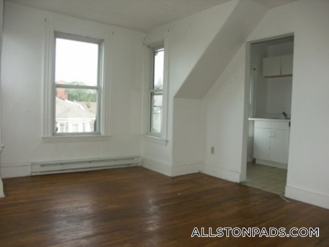 Boston - $2,250 /mo