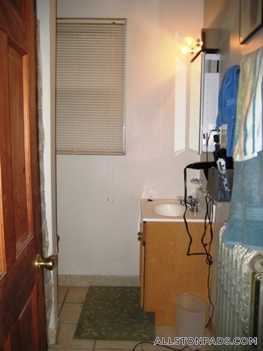 Boston - $3,600 /month