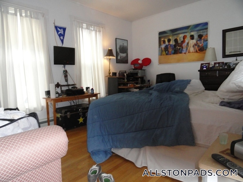 Boston - $4,800 /month