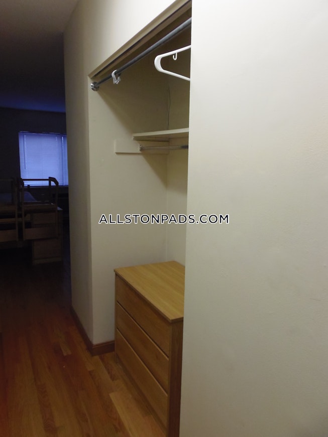 Boston - $1,950 /mo