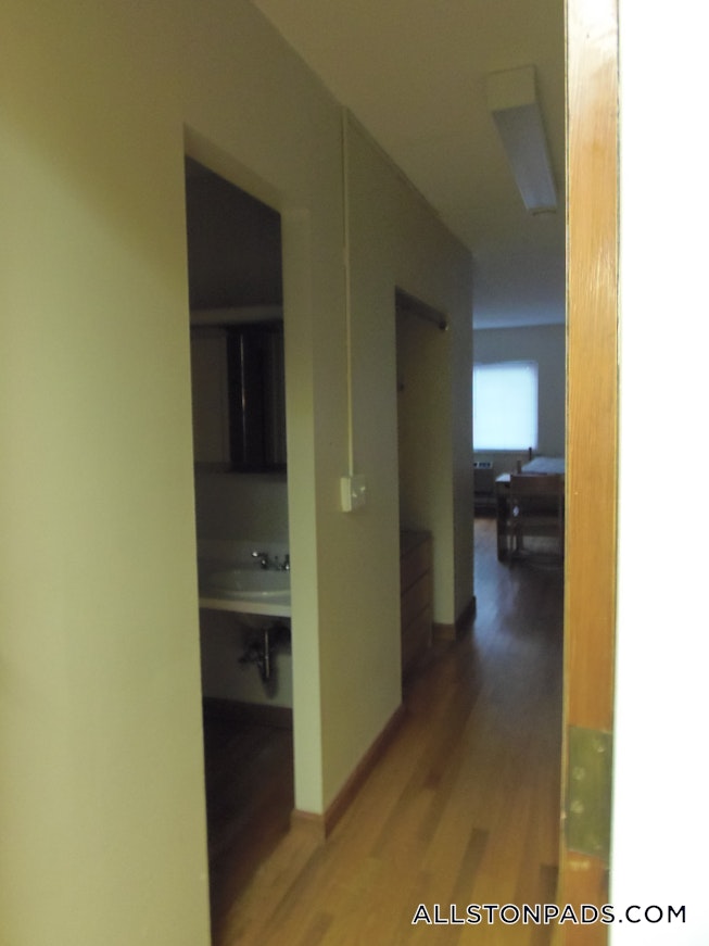 Boston - $2,150 /mo