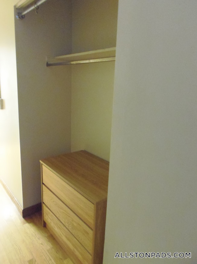 Boston - $2,150 /mo