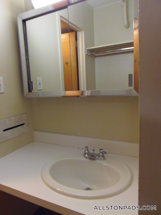 Boston - $2,150 /mo