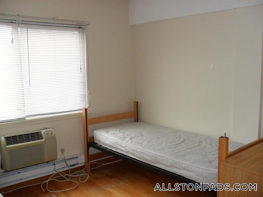 Boston - $2,100 /month