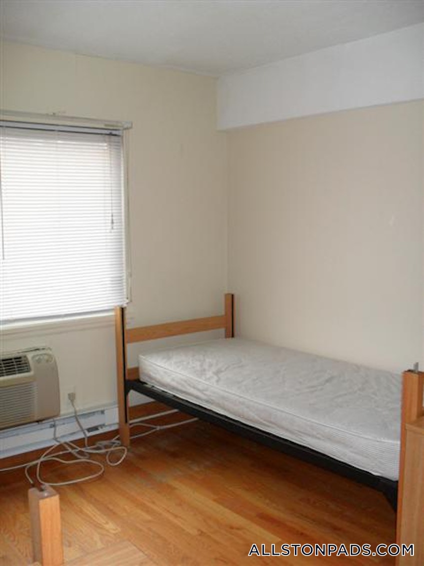 Boston - $2,100 /month