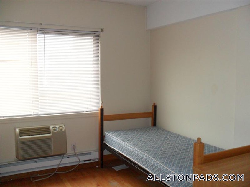 Boston - $2,100 /month