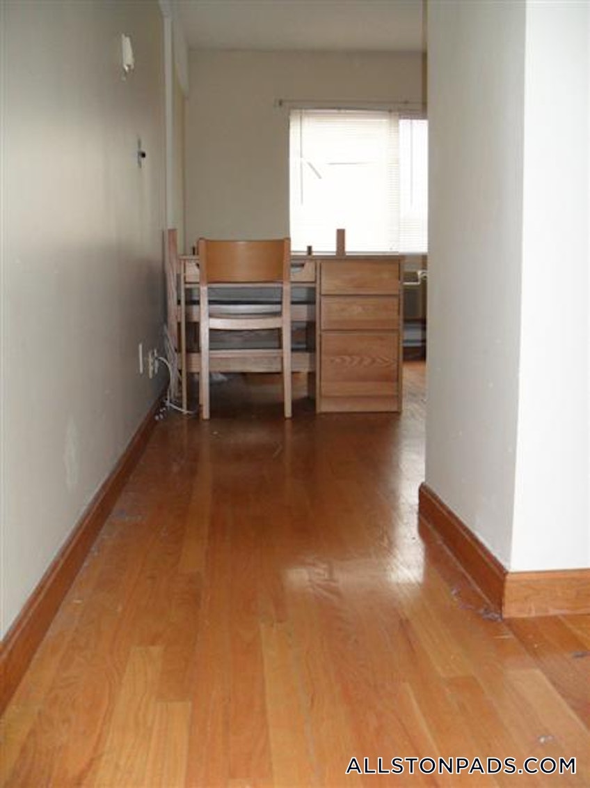 Boston - $2,100 /month