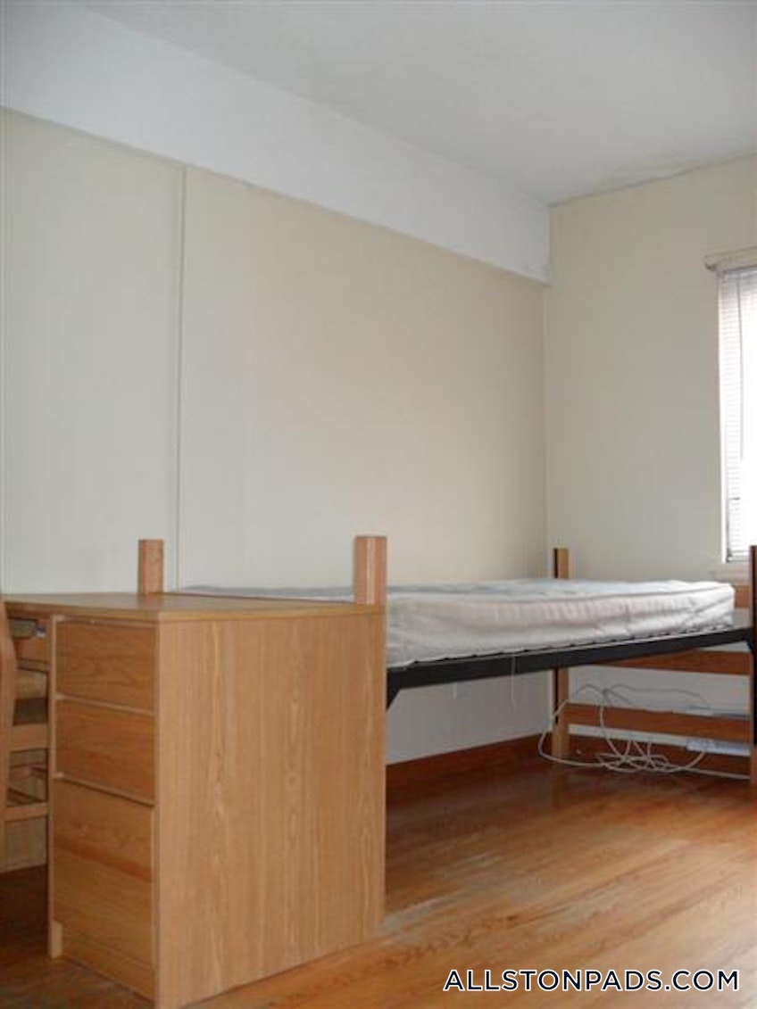 Boston - $2,100 /month