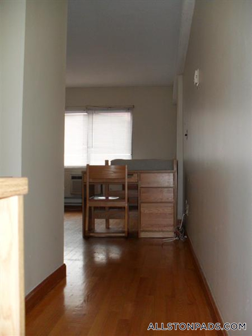 Boston - $2,100 /month