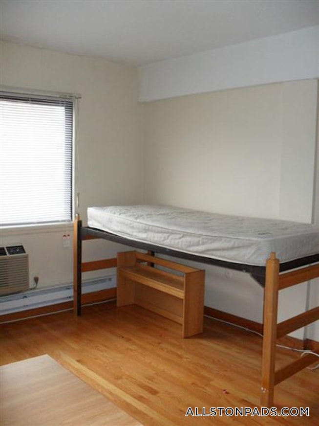 Boston - $2,100 /mo