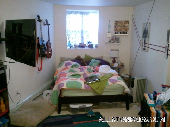 Boston - $4,000 /mo