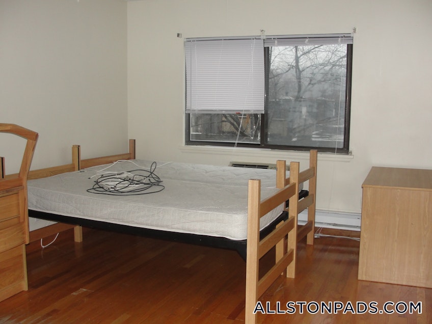 Boston - $2,100 /month