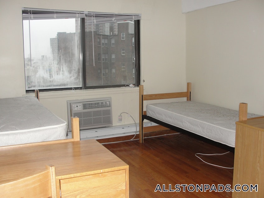 Boston - $2,100 /month