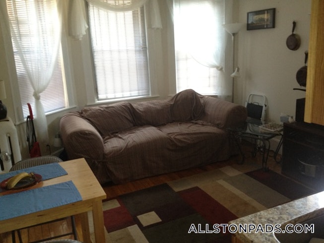 Boston - $2,600 /mo