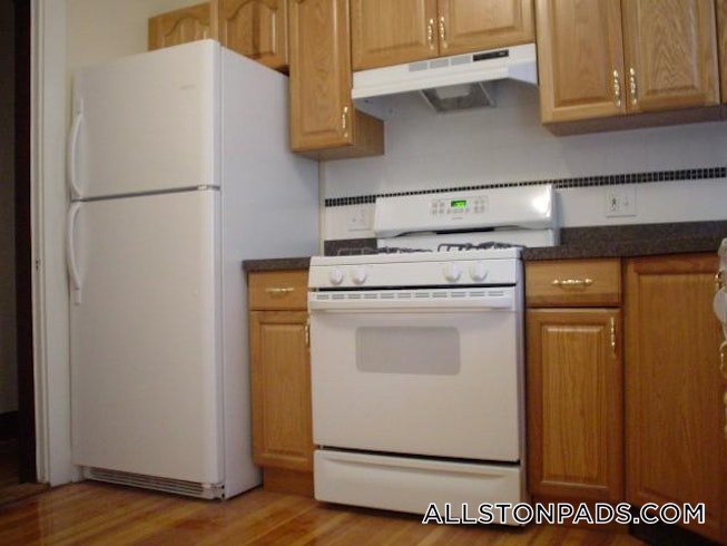 Boston - $4,200 /mo