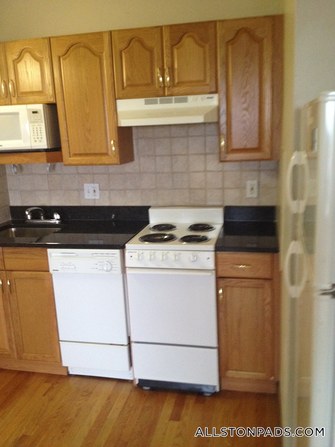 Boston - $2,150 /mo