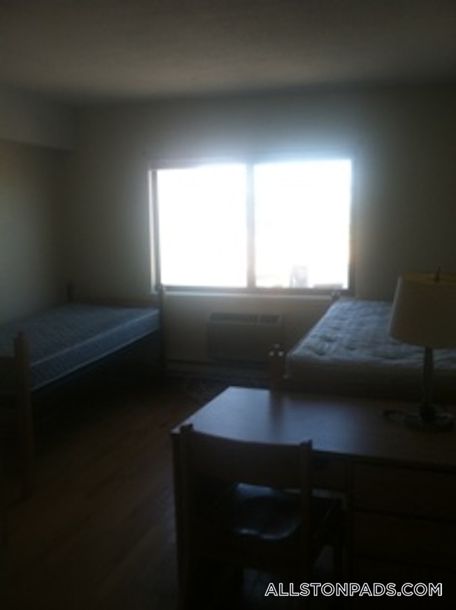 Boston - $2,150 /mo