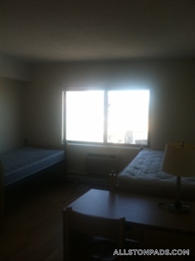 Boston - $2,150 /mo