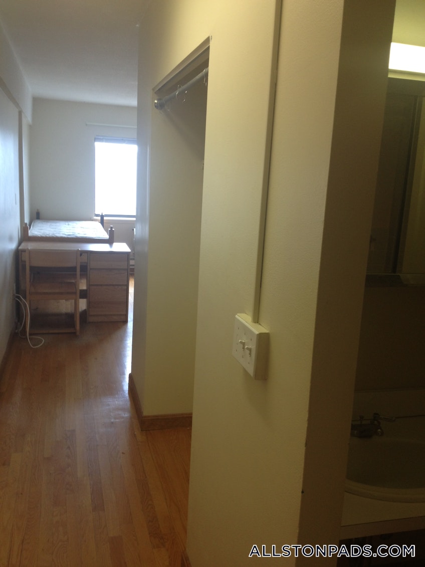 Boston - $2,150 /month