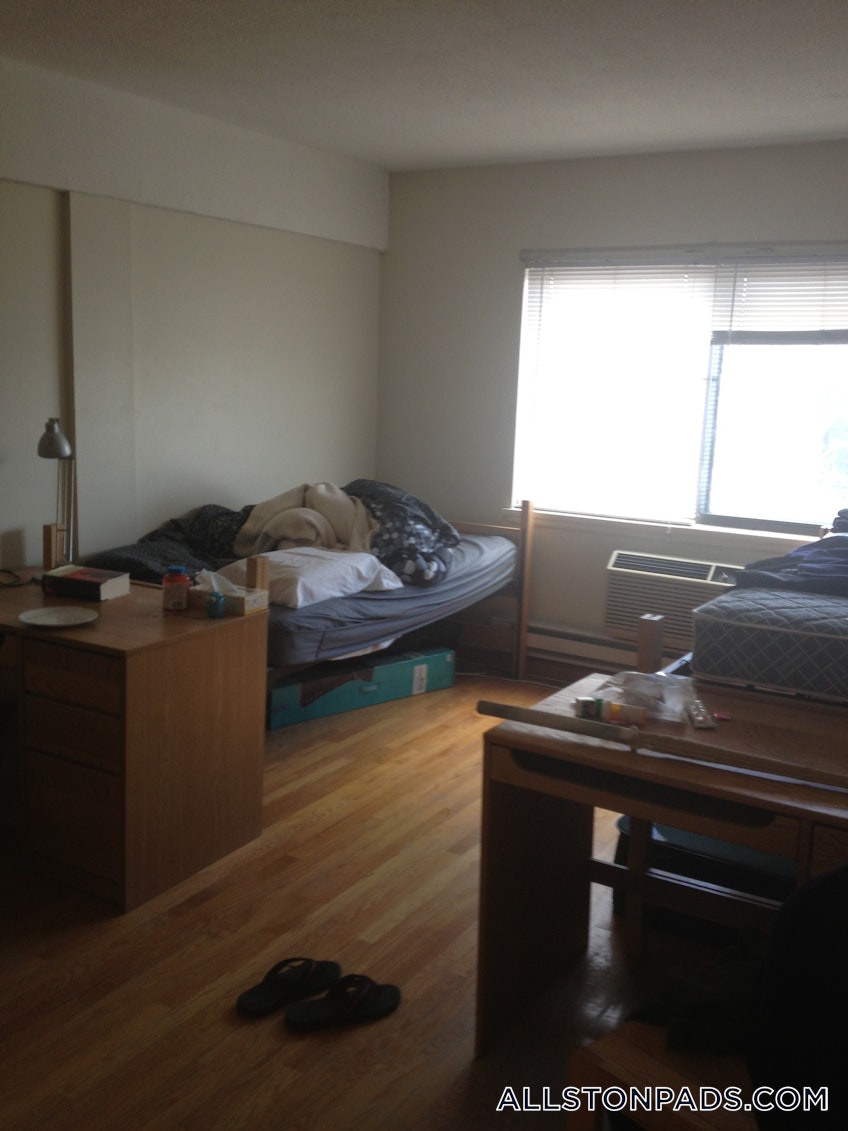 Boston - $2,100 /month