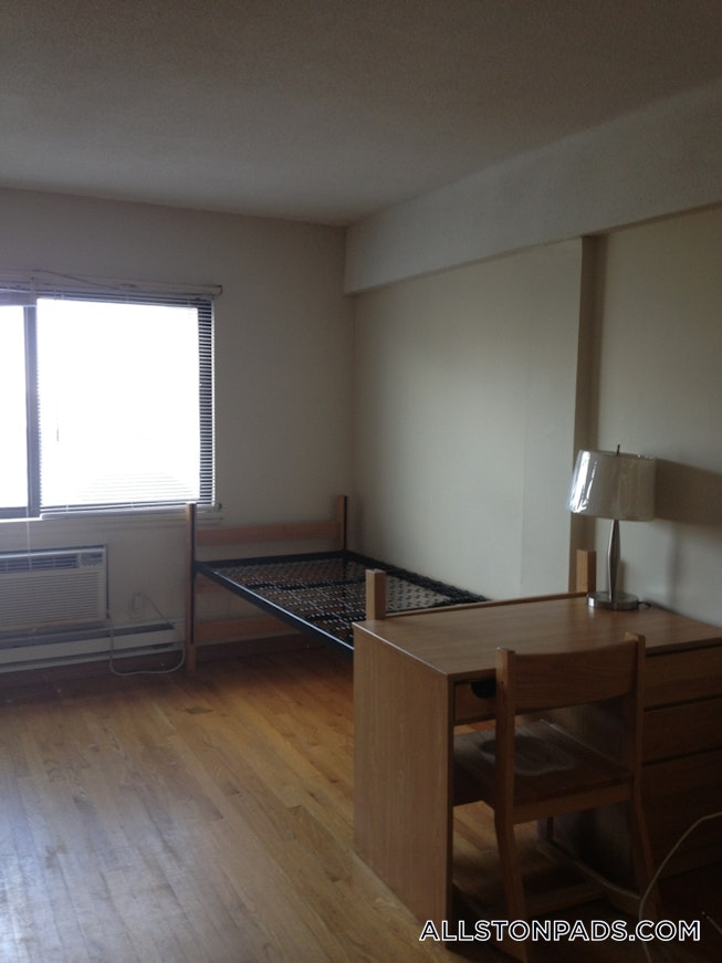 Boston - $2,150 /mo