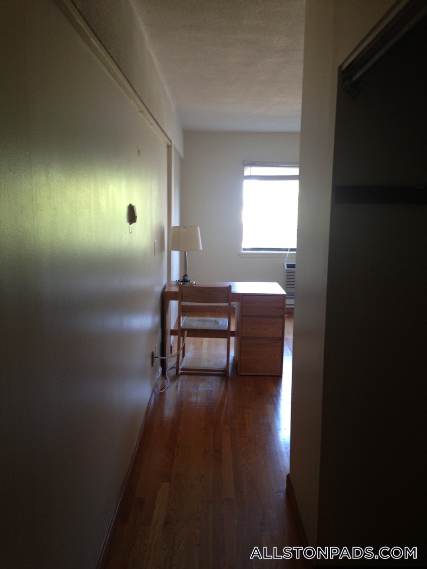 Boston - $2,100 /month