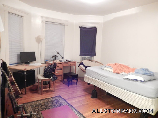 Boston - $4,600 /mo