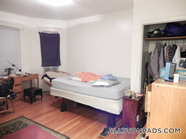 Boston - $4,600 /mo