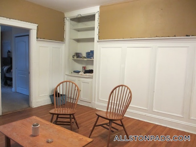 Boston - $3,800 /mo