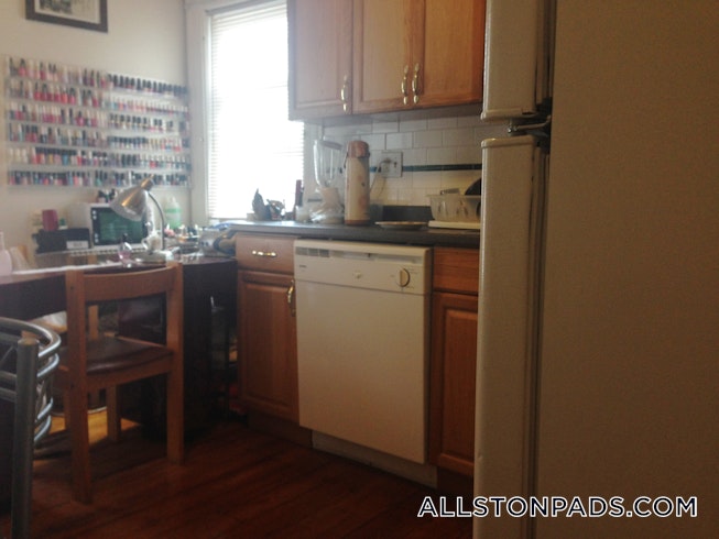 Boston - $2,400 /mo