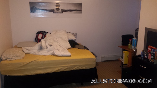 Boston - $4,000 /mo