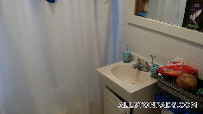 Boston - $2,200 /mo