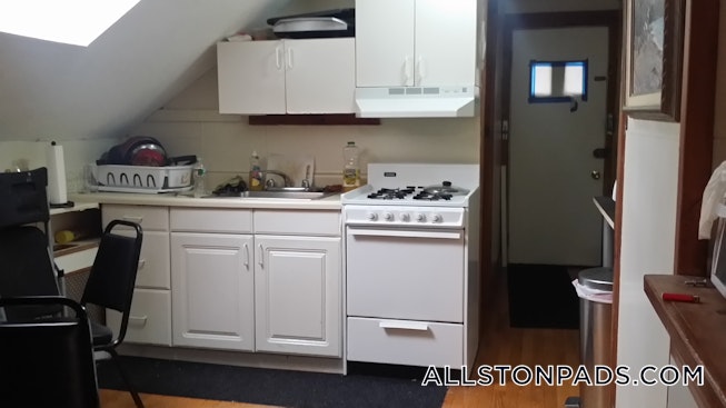 Boston - $2,200 /mo