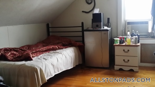 Boston - $2,200 /mo