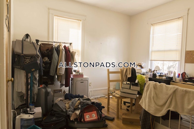 Boston - $2,900 /mo