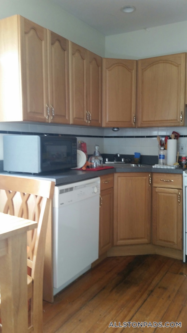 Boston - $2,550 /mo