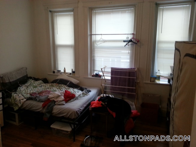 Boston - $2,600 /mo