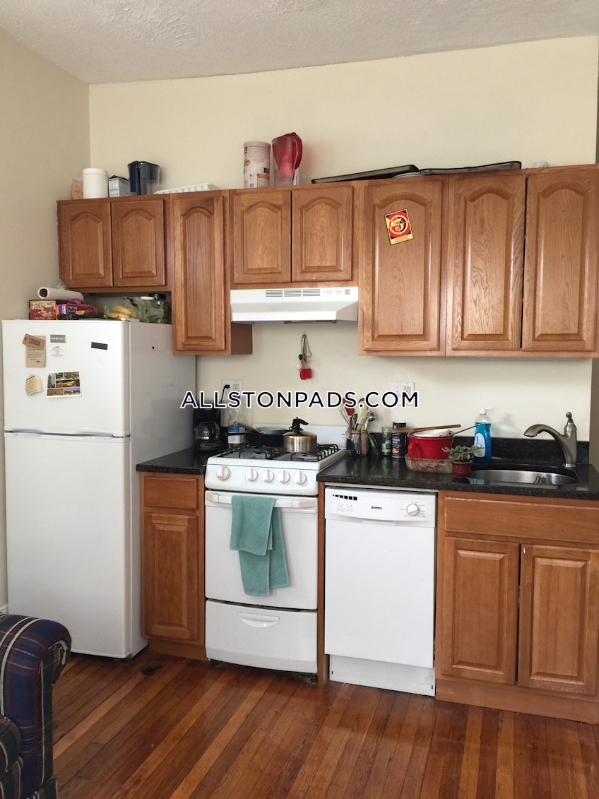 Boston - $2,600 /month