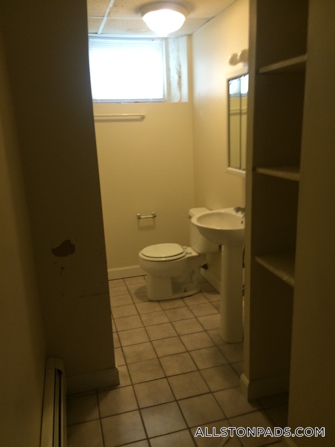 Boston - $2,200 /mo