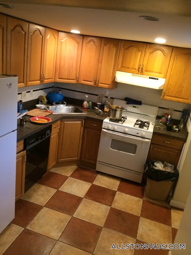 Boston - $2,500 /mo