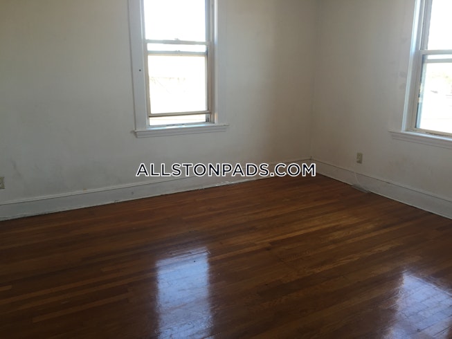 Boston - $1,700 /mo